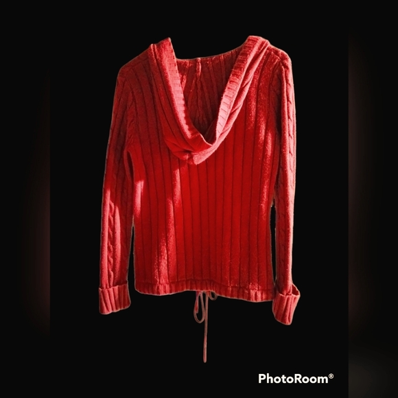 Women's Sweater - Picture 2 of 3